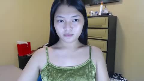 Snapshot of lovely_laura09 chatting on 12/02/24, 08:19 Lovely Laura online show from 12/02/24, 08:19