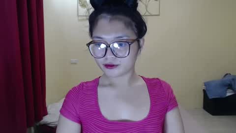 Snapshot of lovely_laura09 chatting on 12/08/24, 09:35 Lovely Laura online show from 12/08/24, 09:35