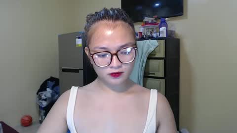 Snapshot of lovely_laura09 chatting on 01/04/25, 08:16 Lovely Laura online show from 01/04/25, 08:16