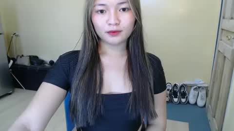 Snapshot of lovely_laura09 chatting on 01/25/25, 02:04 Lovely Laura online show from 01/25/25, 02:04
