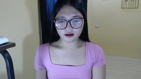Snapshot of lovely_laura09 chatting on 03/04/25, 11:22 Lovely Laura online show from 03/04/25, 11:22
