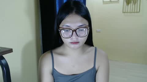 Snapshot of lovely_laura09 chatting on 03/12/25, 01:47 Lovely Laura online show from 03/12/25, 01:47