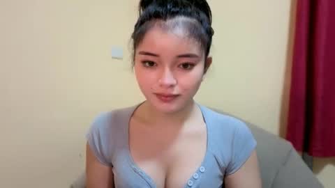 Snapshot of lovely_laura09 chatting on 09/22/25, 11:01 Lovely Laura online show from 09/22/25, 11:01