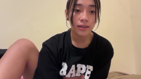 lovely_leah23 online show from 01/13/26, 11:37