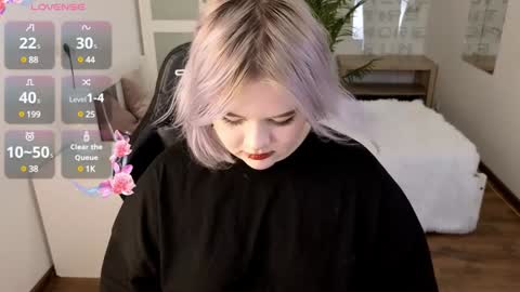 Snapshot of lovely_leilla chatting on 12/06/24, 06:50 lovely_leilla online show from 12/06/24, 06:50