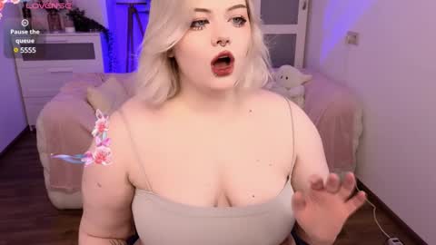 Snapshot of lovely_leilla chatting on 01/18/25, 09:55 lovely_leilla online show from 01/18/25, 09:55