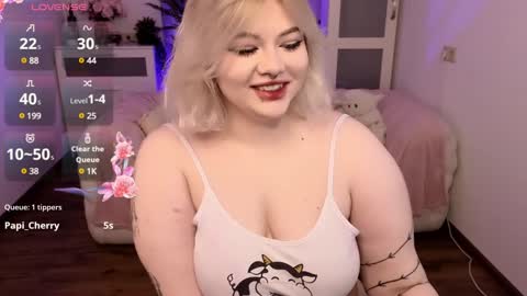 Snapshot of lovely_leilla chatting on 01/19/25, 11:21 lovely_leilla online show from 01/19/25, 11:21