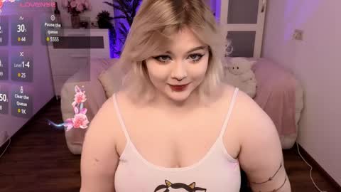 Snapshot of lovely_leilla chatting on 01/20/25, 02:22 lovely_leilla online show from 01/20/25, 02:22