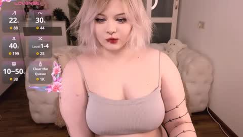 Snapshot of lovely_leilla chatting on 01/24/25, 09:47 lovely_leilla online show from 01/24/25, 09:47