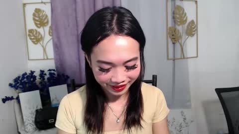 lovely_lianne online show from 04/15/26, 11:39
