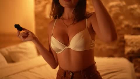 Natasha - IG  online show from 11/17/25, 09:20