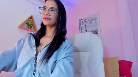 Snapshot of lovely_oliviaa chatting on 06/23/26, 05:22 Olivia online show from 06/23/26, 05:22