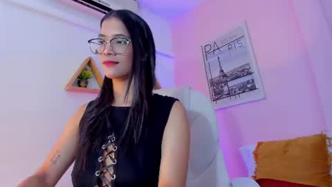 Snapshot of lovely_oliviaa chatting on 07/08/26, 05:39 Olivia online show from 07/08/26, 05:39