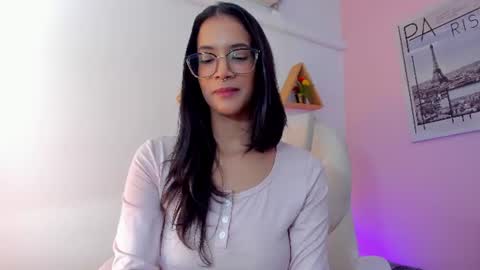 Snapshot of lovely_oliviaa chatting on 08/05/26, 05:05 Olivia online show from 08/05/26, 05:05