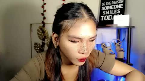 Snapshot of lovely_oliviax chatting on 04/25/26, 02:58 KATE online show from 04/25/26, 02:58