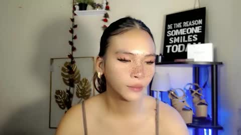 Snapshot of lovely_oliviax chatting on 04/26/26, 03:37 KATE online show from 04/26/26, 03:37