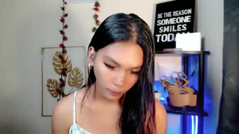 Snapshot of lovely_oliviax chatting on 05/03/26, 07:14 KATE online show from 05/03/26, 07:14