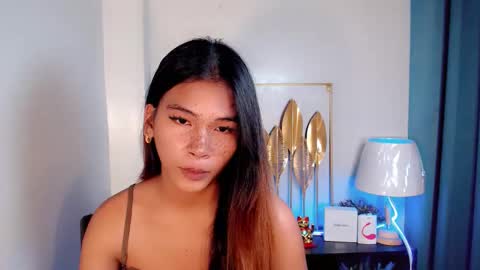 Snapshot of lovely_oliviax chatting on 05/25/26, 09:59 KATE online show from 05/25/26, 09:59