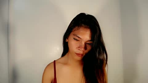 Snapshot of lovely_oliviax chatting on 06/07/26, 10:41 KATE online show from 06/07/26, 10:41