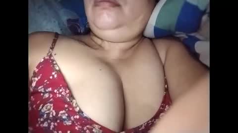 lovely_orchid online show from 12/15/25, 09:41