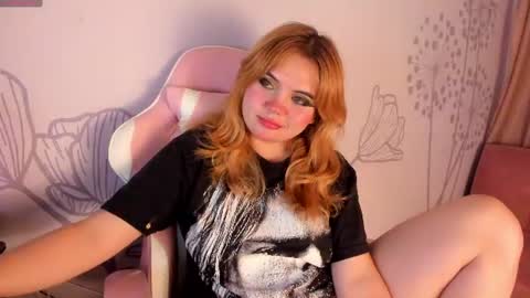 Snapshot of lovely_paris_01 chatting on 07/21/26, 05:32 Paris Rose online show from 07/21/26, 05:32