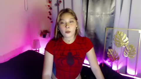 Snapshot of lovely_sandyy chatting on 02/26/26, 12:48 sandy online show from 02/26/26, 12:48