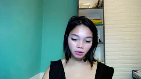Snapshot of lovely_thea_xoxo chatting on 07/21/26, 04:04 Thea online show from 07/21/26, 04:04