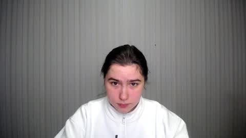 Snapshot of lovelyangel_xx chatting on 12/05/24, 12:00 lovelyangel_xx online show from 12/05/24, 12:00