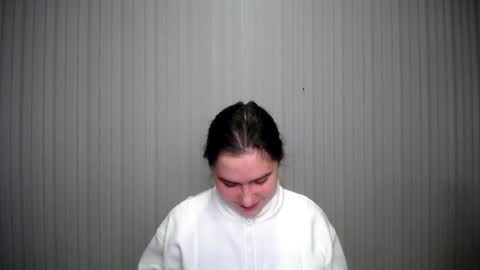 Snapshot of lovelyangel_xx chatting on 12/05/24, 03:06 lovelyangel_xx online show from 12/05/24, 03:06