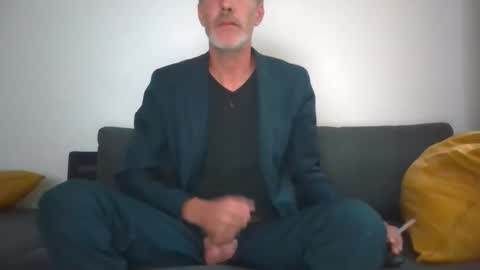 Snapshot of lovelybigcockgentleman chatting on 09/09/25, 06:07 Max online show from 09/09/25, 06:07