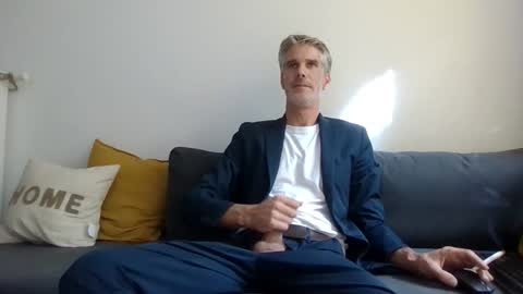Snapshot of lovelybigcockgentleman chatting on 09/15/25, 02:06 Max online show from 09/15/25, 02:06