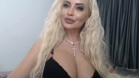Snapshot of lovelyblondyxxx chatting on 01/17/25, 02:29 PrAllinXXXa online show from 01/17/25, 02:29
