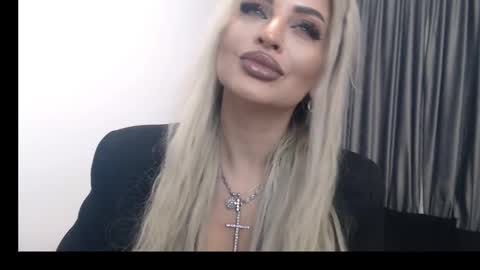 Snapshot of lovelyblondyxxx chatting on 02/12/25, 10:26 PrAllinXXXa online show from 02/12/25, 10:26