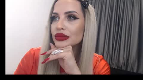 Snapshot of lovelyblondyxxx chatting on 02/14/25, 11:09 PrAllinXXXa online show from 02/14/25, 11:09