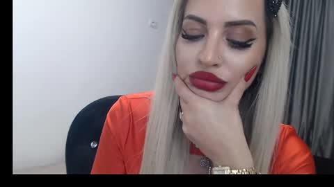 Snapshot of lovelyblondyxxx chatting on 02/15/25, 02:15 PrAllinXXXa online show from 02/15/25, 02:15