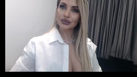 Snapshot of lovelyblondyxxx chatting on 02/20/25, 10:37 PrAllinXXXa online show from 02/20/25, 10:37