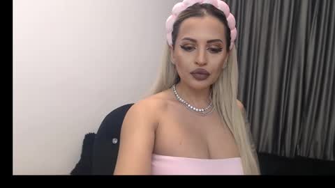 Snapshot of lovelyblondyxxx chatting on 02/22/25, 11:03 PrAllinXXXa online show from 02/22/25, 11:03