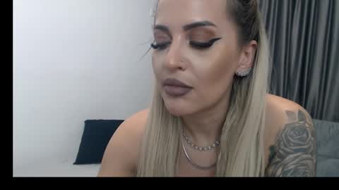 Snapshot of lovelyblondyxxx chatting on 03/07/25, 03:40 PrAllinXXXa online show from 03/07/25, 03:40
