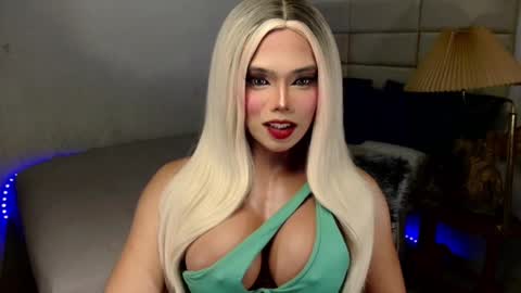 LOVELY CAREL 777 online show from 11/17/25, 03:51