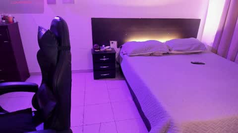 lovely   online show from 04/09/26, 08:03