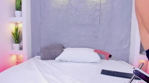 Lovely online show from 04/21/26, 05:28