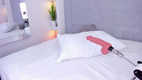 Lovely online show from 04/23/26, 05:26