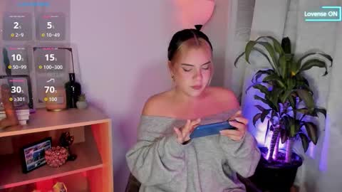 Snapshot of lovelygirl45 chatting on 02/24/26, 02:09 Valerie online show from 02/24/26, 02:09