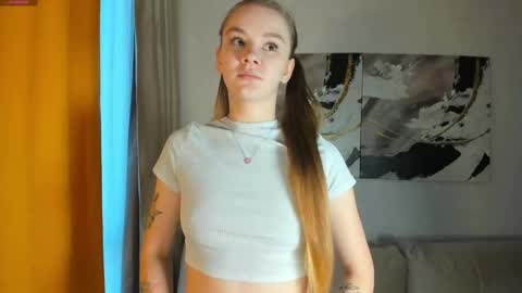 lovelygracee online show from 10/22/25, 02:06