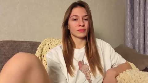 Kate only online show from 12/04/25, 12:03