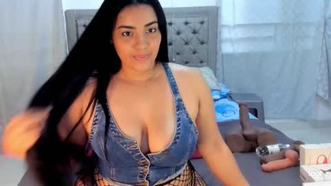 Snapshot of lovelykendall chatting on 01/17/25, 10:56 Kendall online show from 01/17/25, 10:56