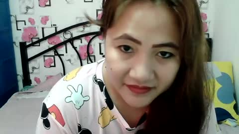 Snapshot of lovelyladylynxxx chatting on 06/25/26, 12:43 LocwlyLSYlYNXXX online show from 06/25/26, 12:43
