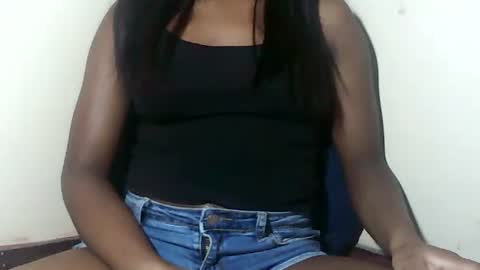 lovelylarra online show from 01/17/26, 11:08