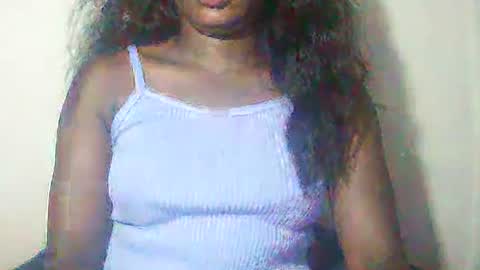 lovelylarra online show from 03/26/26, 09:04