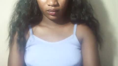 lovelylarra online show from 03/27/26, 08:30